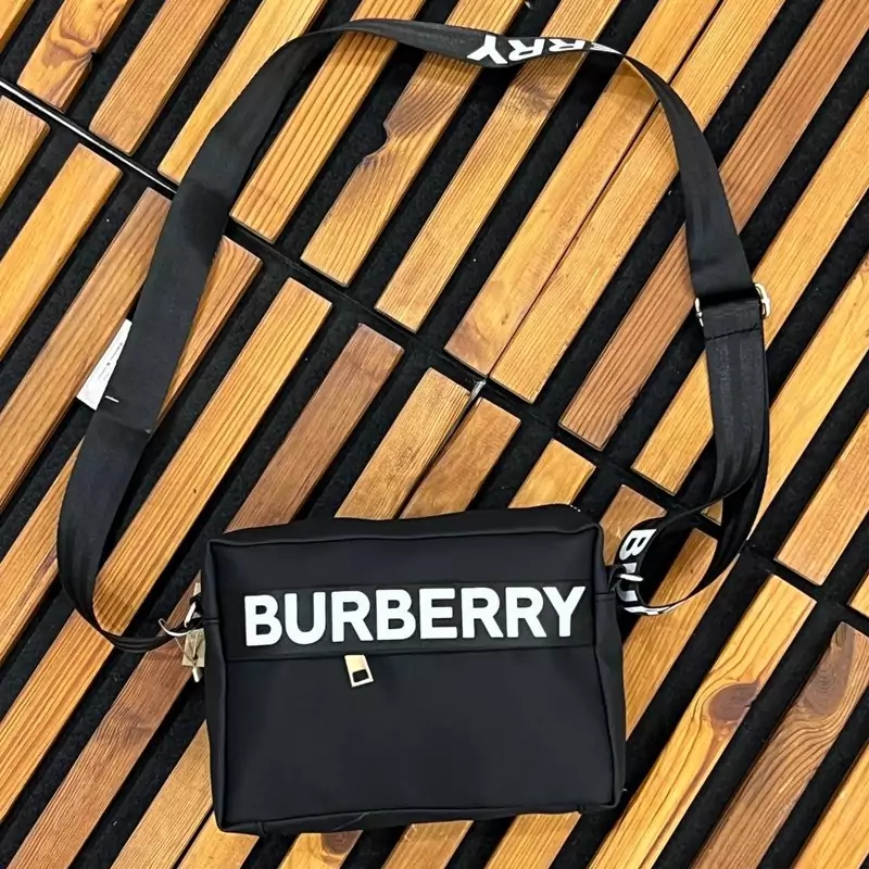 کیف زنانه مدل وارداتی Burberry  کد G2795